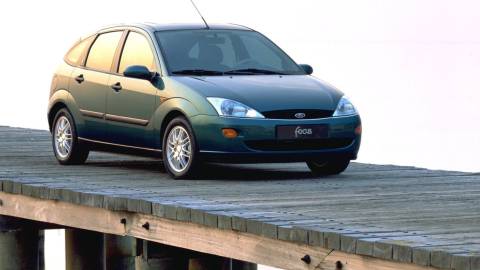2001 Ford Focus Hatchback Pricing, Photos & Specs