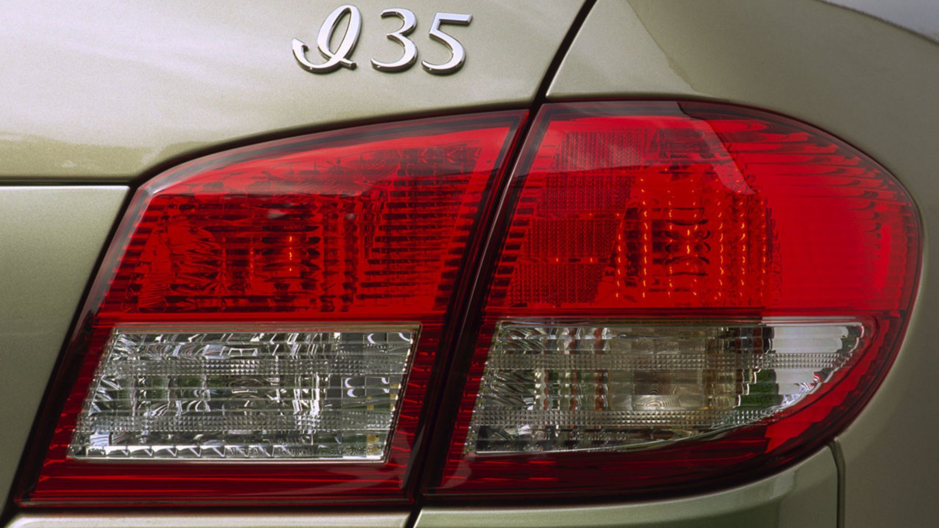 2002-2004-infiniti-i35-4-1.jpg