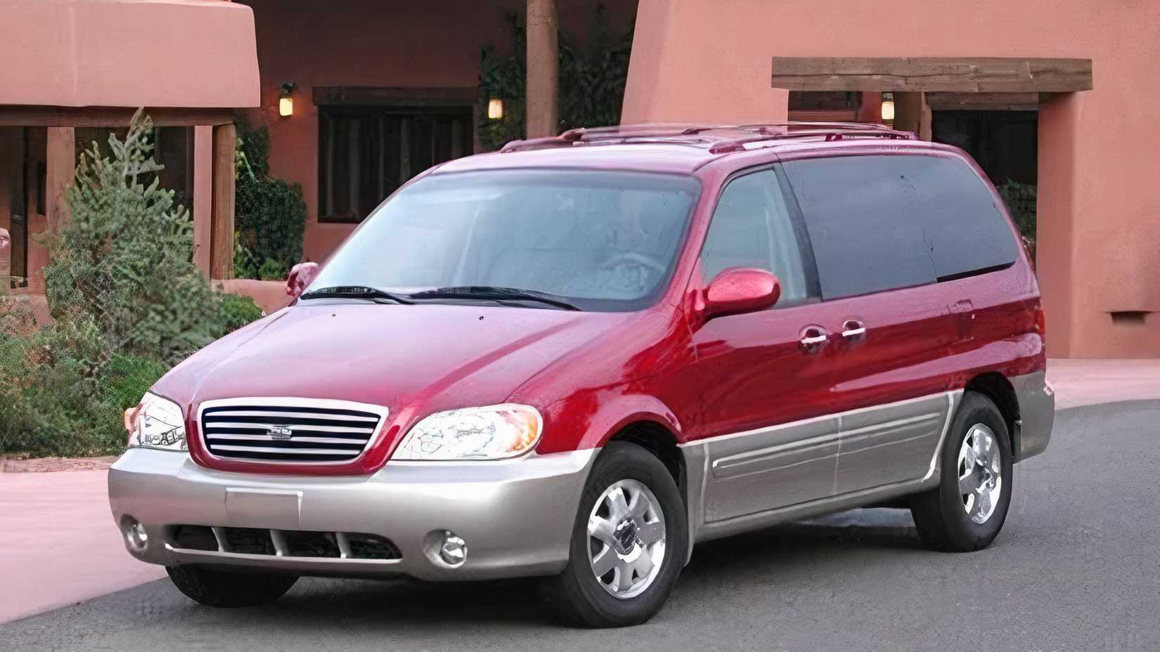 A First-Gen Sedona Is The Cheapest Three-Row Minivan Out There