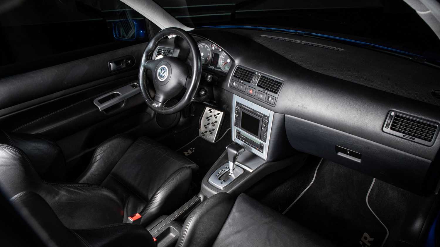 Puter R32 Mk4 R32: The Hot Hatch With An Engine No One Dared To Copy