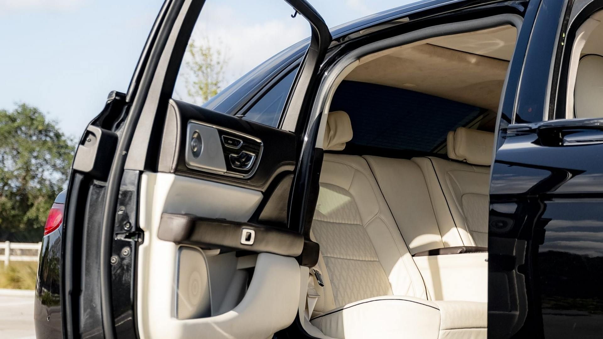 2020 Lincoln Continental Coach Door (1)