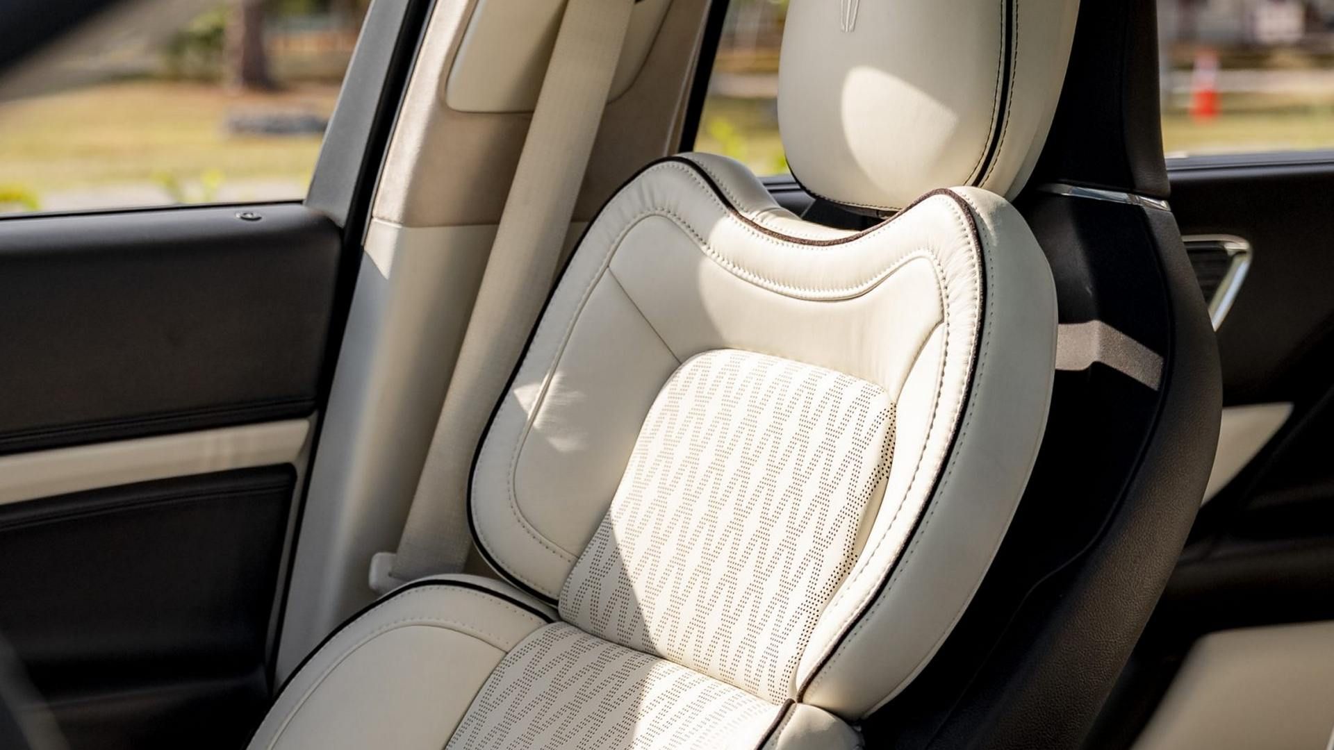 Lincoln Continental ikinci el fiyatı: 400 beygirlik lüks sedan artık Highlander'dan ucuz