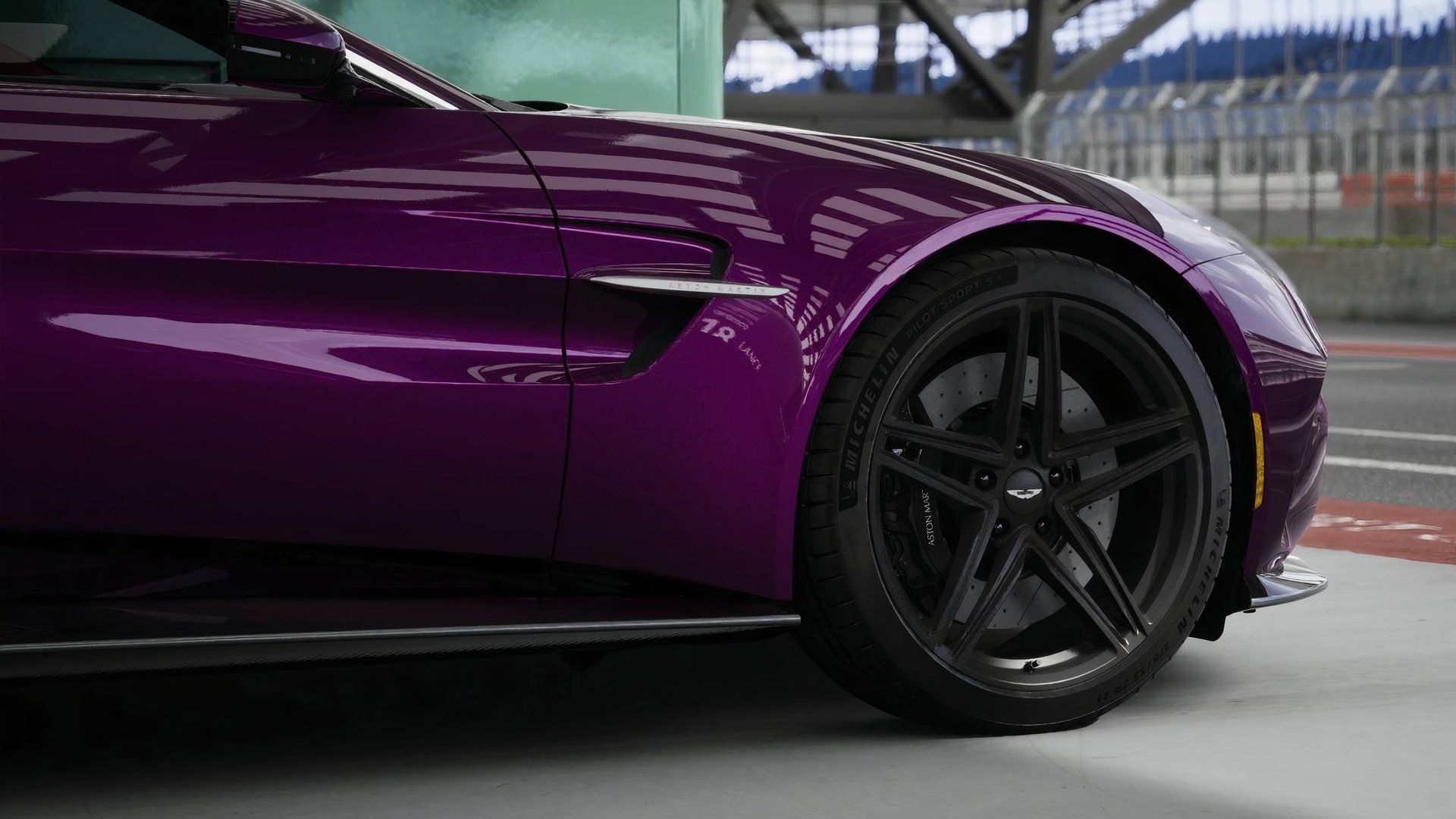 21-inch forged wheel and Brembo brake detail