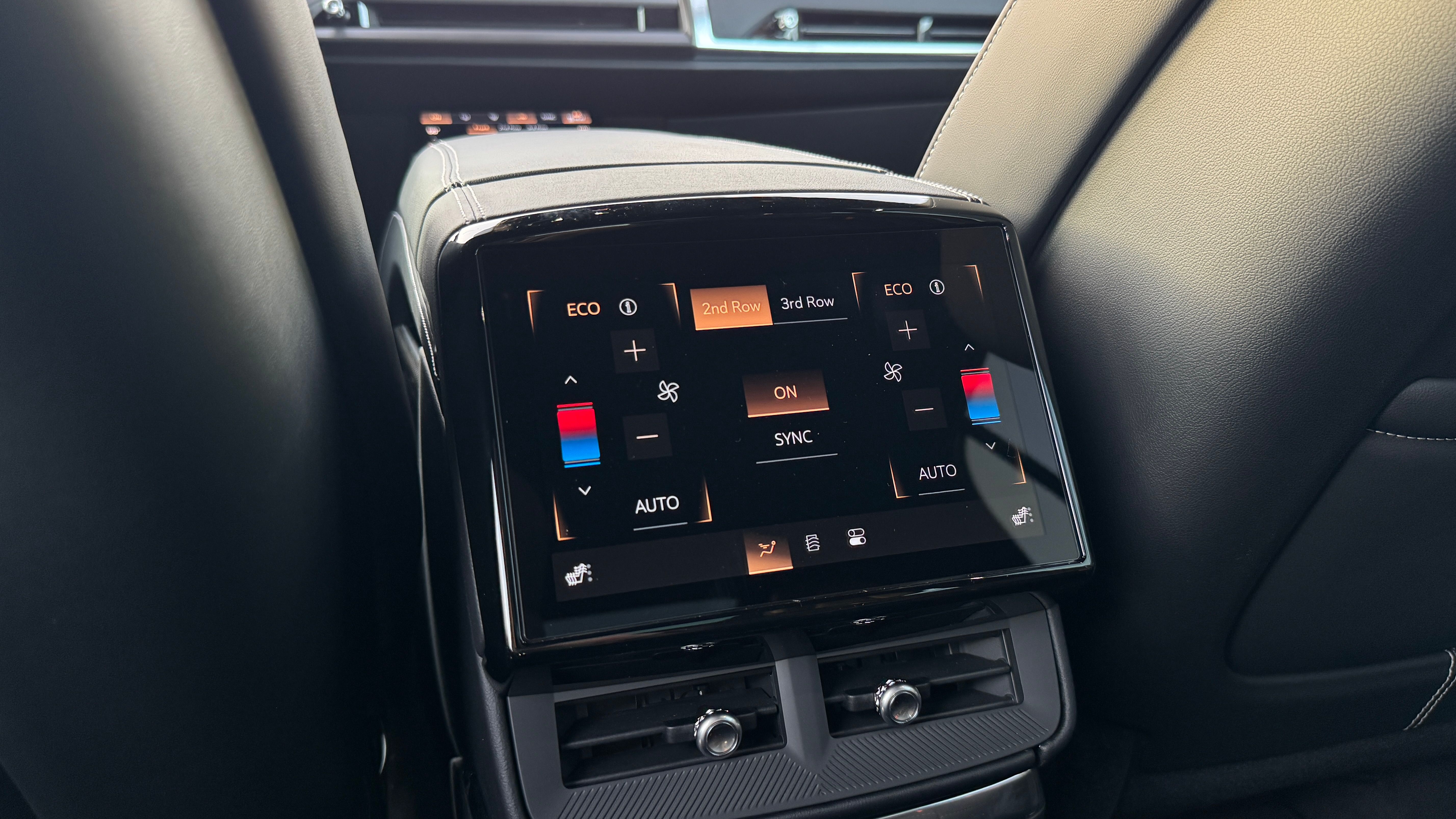 2026 Cadillac Vistiq Interior Photos
