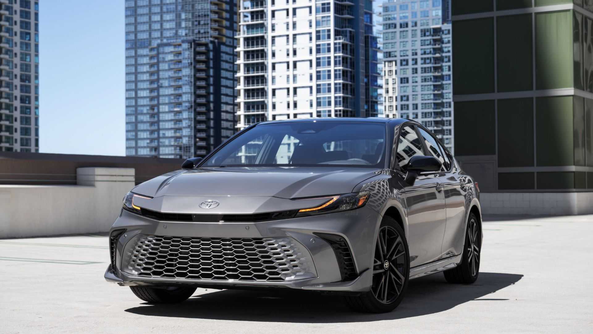 2026_Camry_XSE_AWD_HeavyMetalBlackRoof_003-scaled