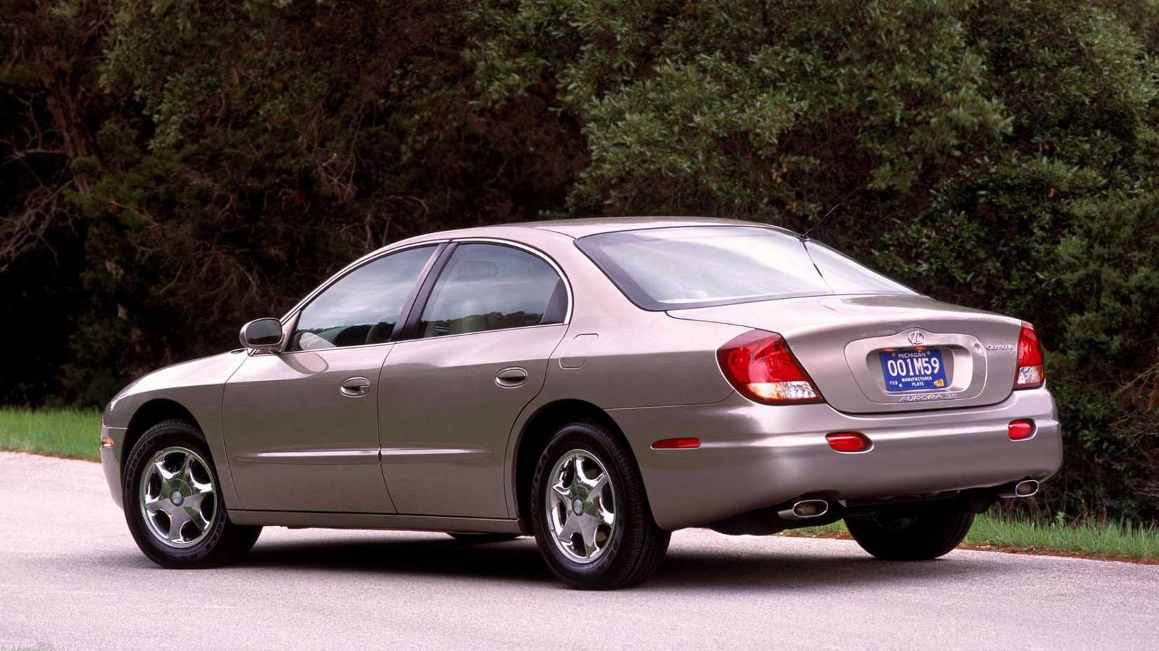 The Oldsmobile Aurora Flagship Sedan Tried To Save The Brand From The Brink