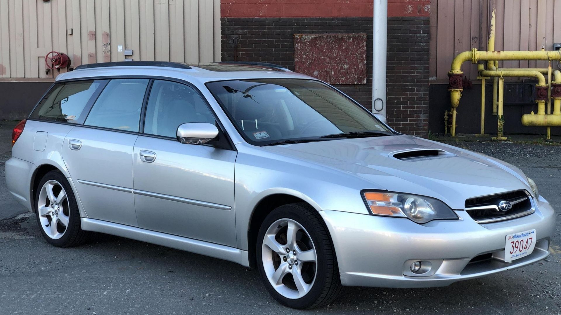 2005 subaru legacy wagon gt front silver