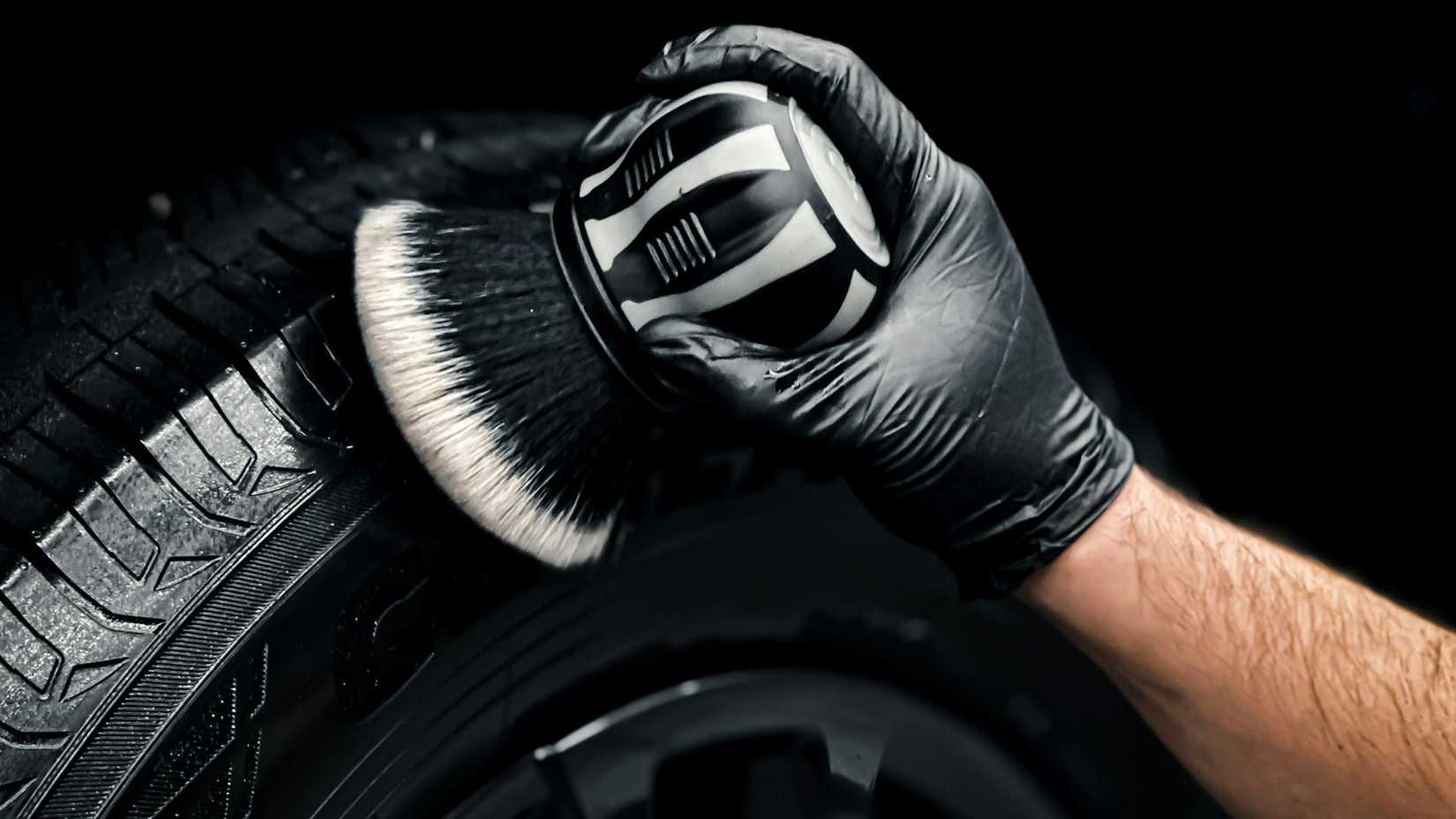 Car tire clean
