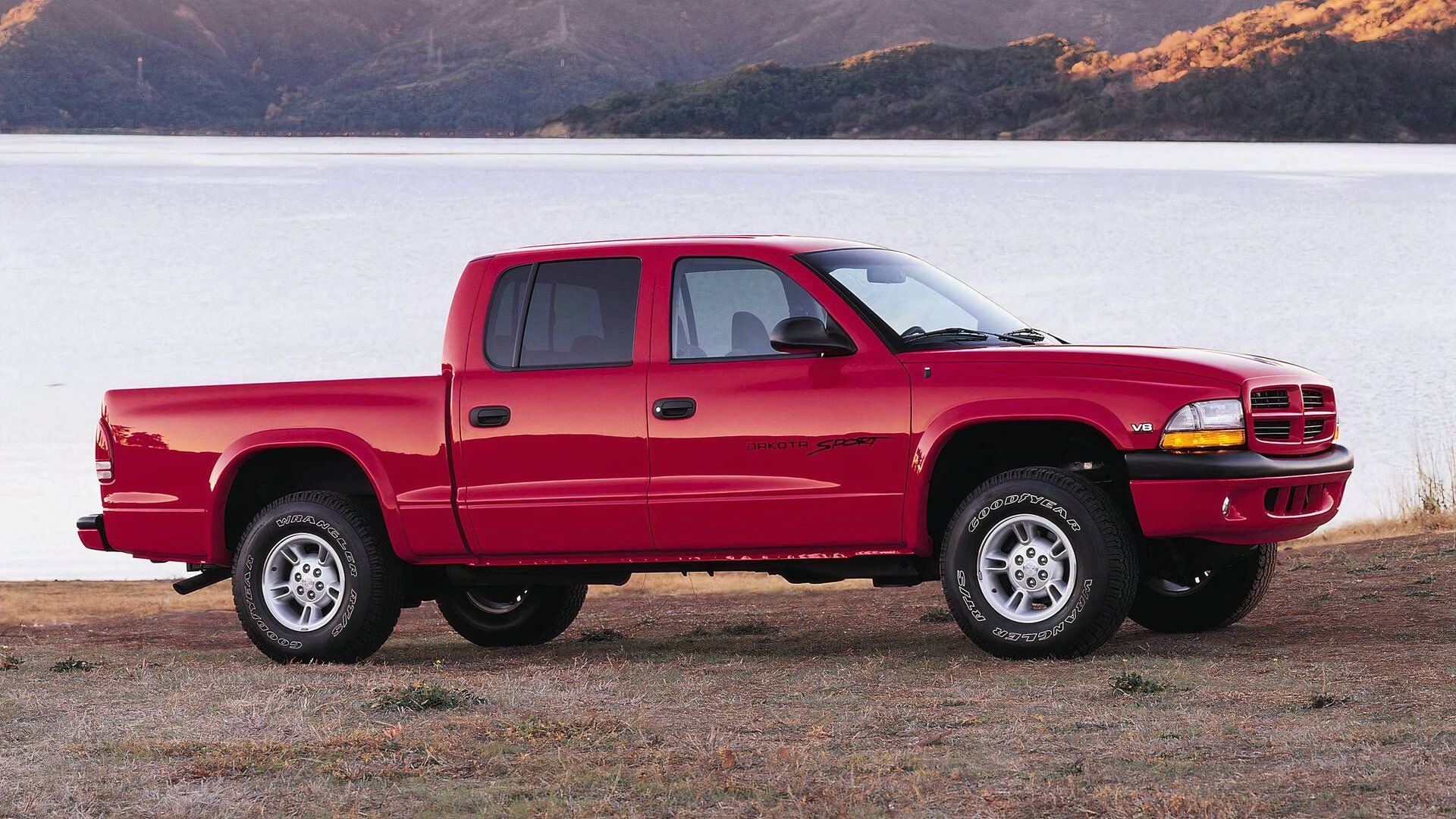 1997-2004 Dodge Dakota Front Angle View