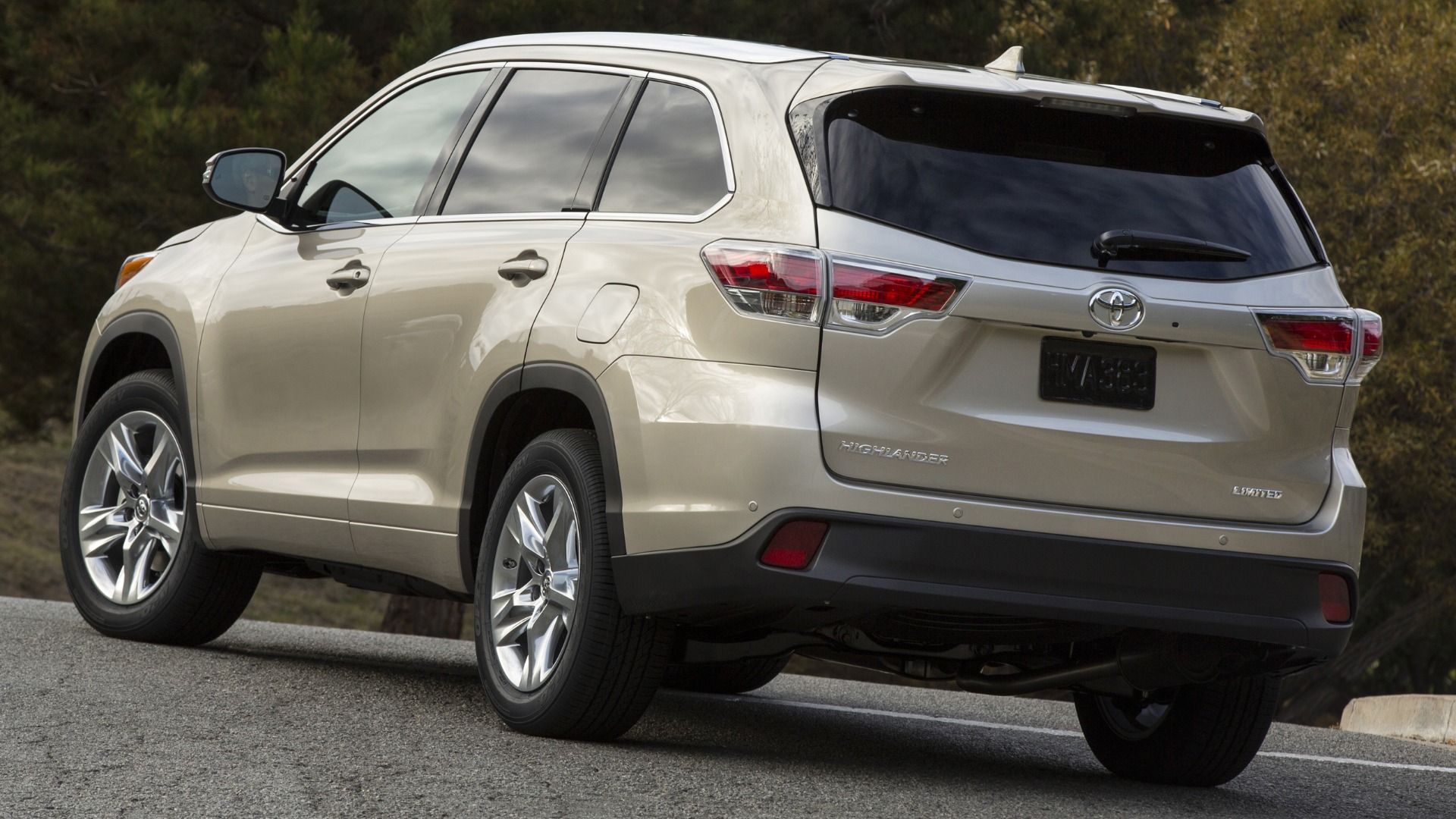 Toyota Highlander Generations: Key Updates Across All Model Years