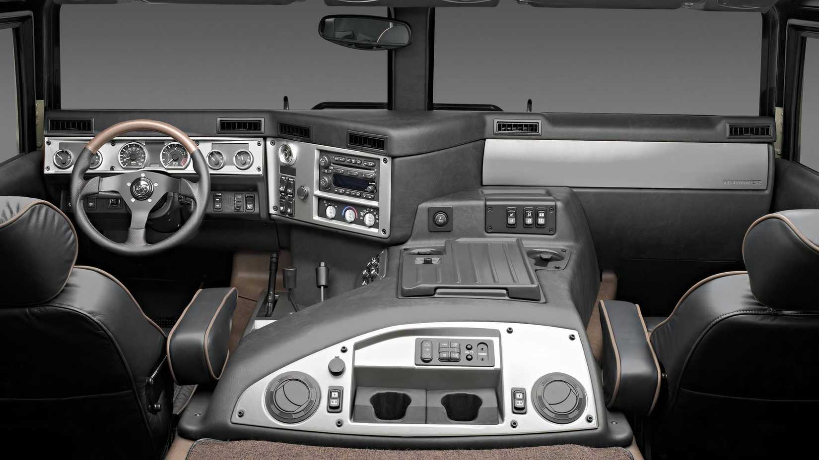 2002-2004 Hummer H1 Cockpit