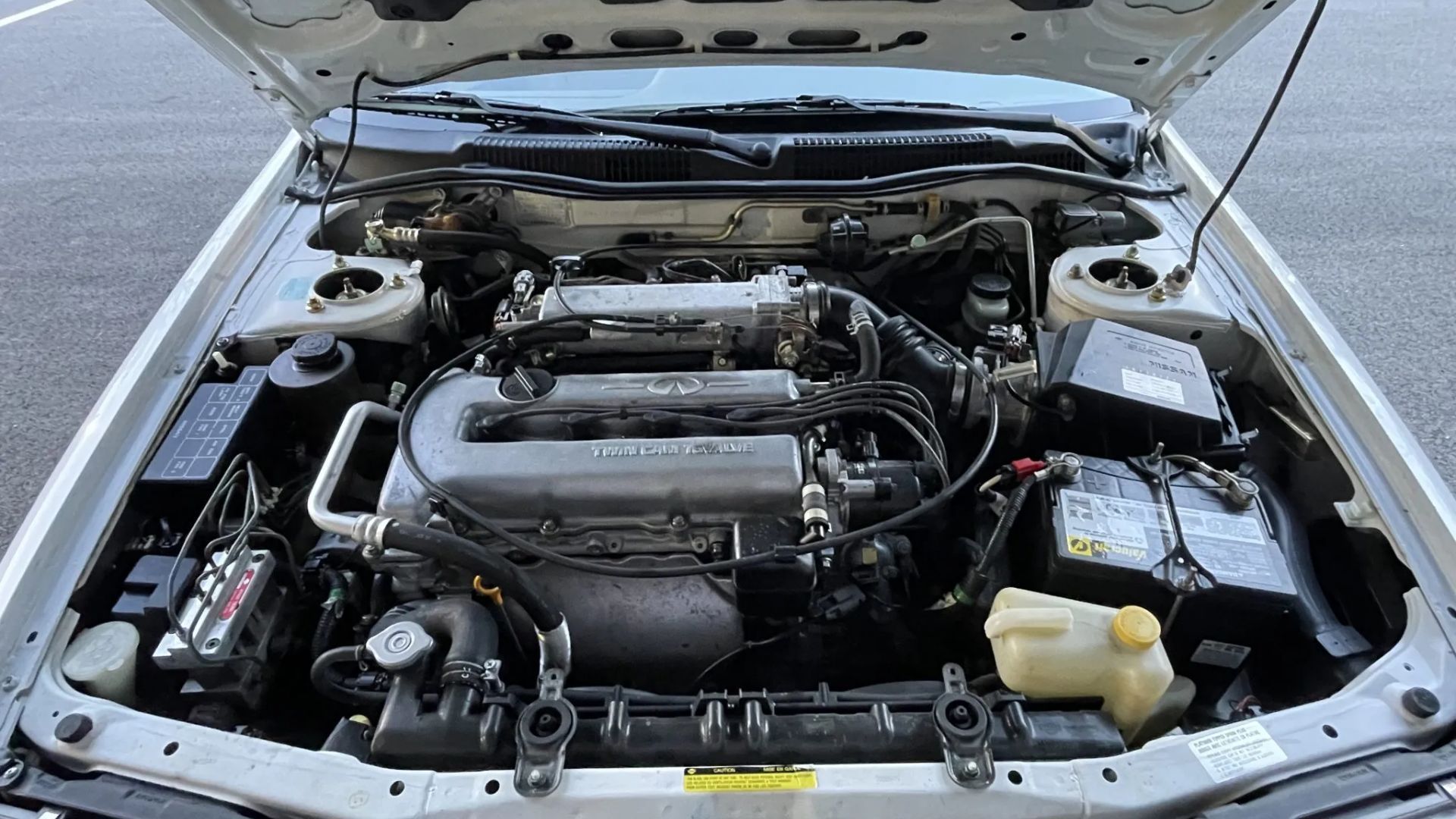 2000 Infiniti G20 engine bay