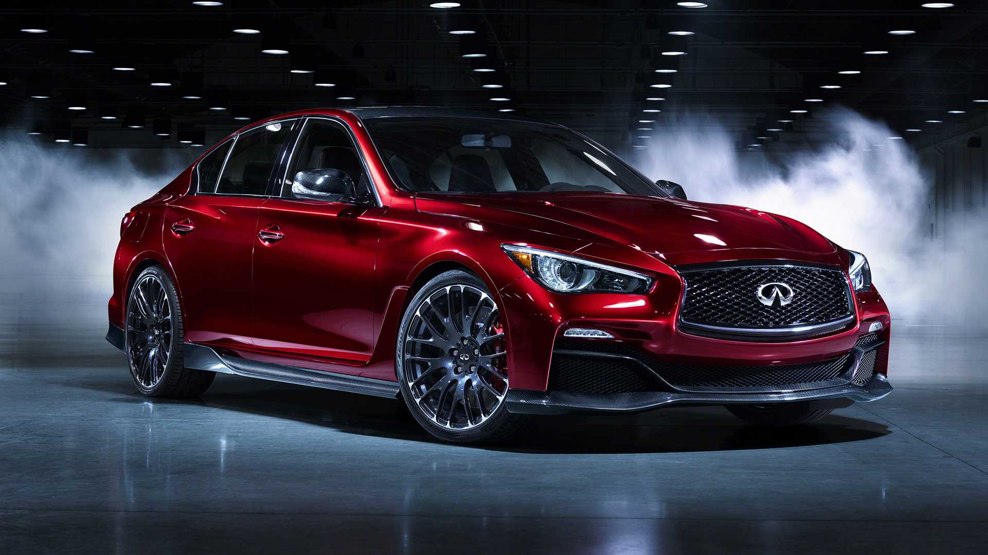 2014 Q50 Eau Rouge Concept front 3/4 low