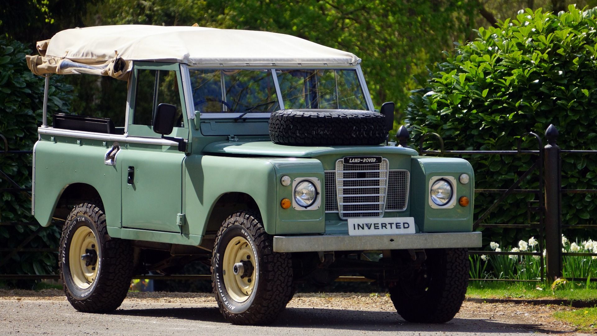 Original Land Rovers Make Great Electric Off-Roaders