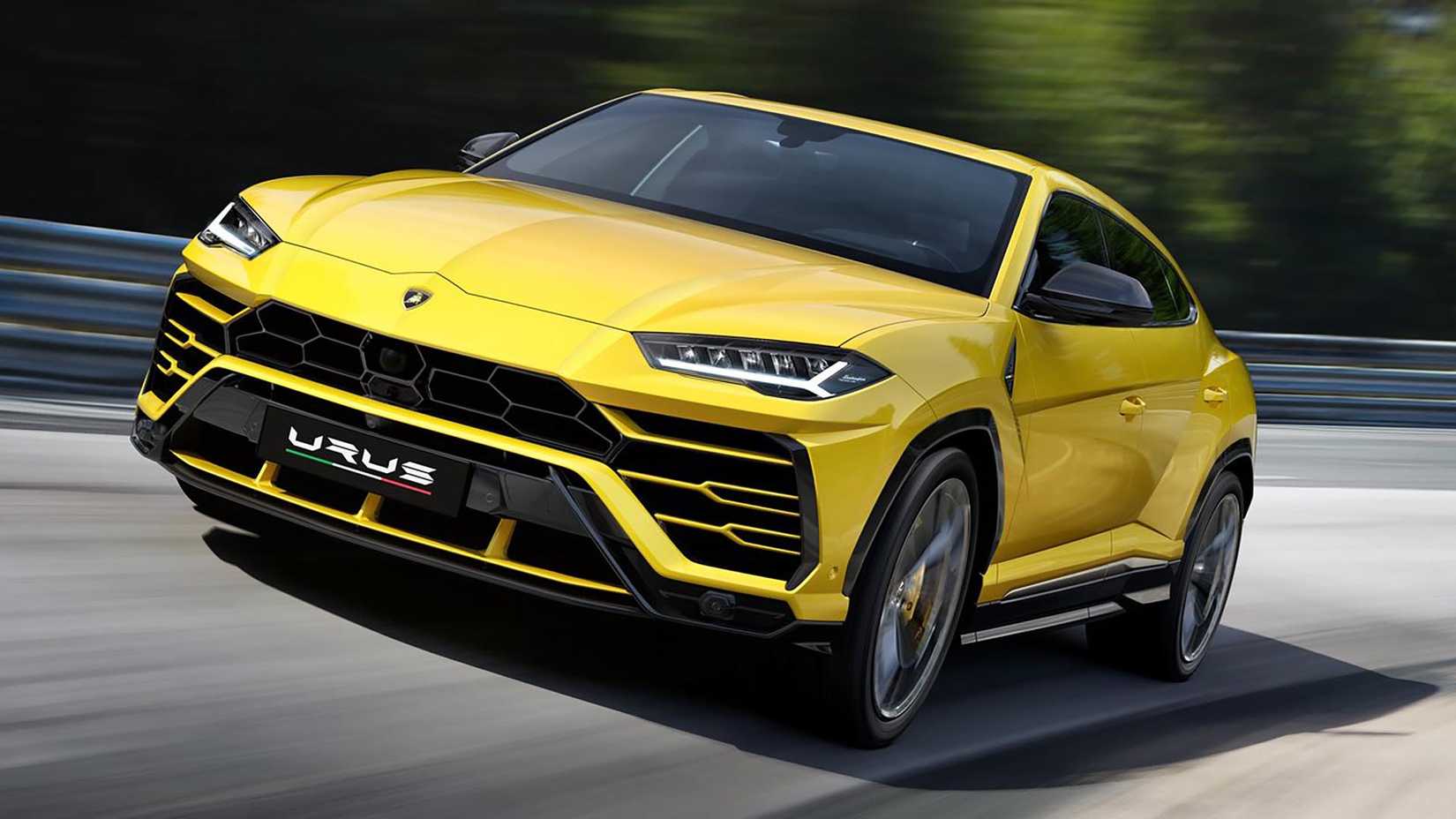 2019 Lamborghini Urus front, three-quarter