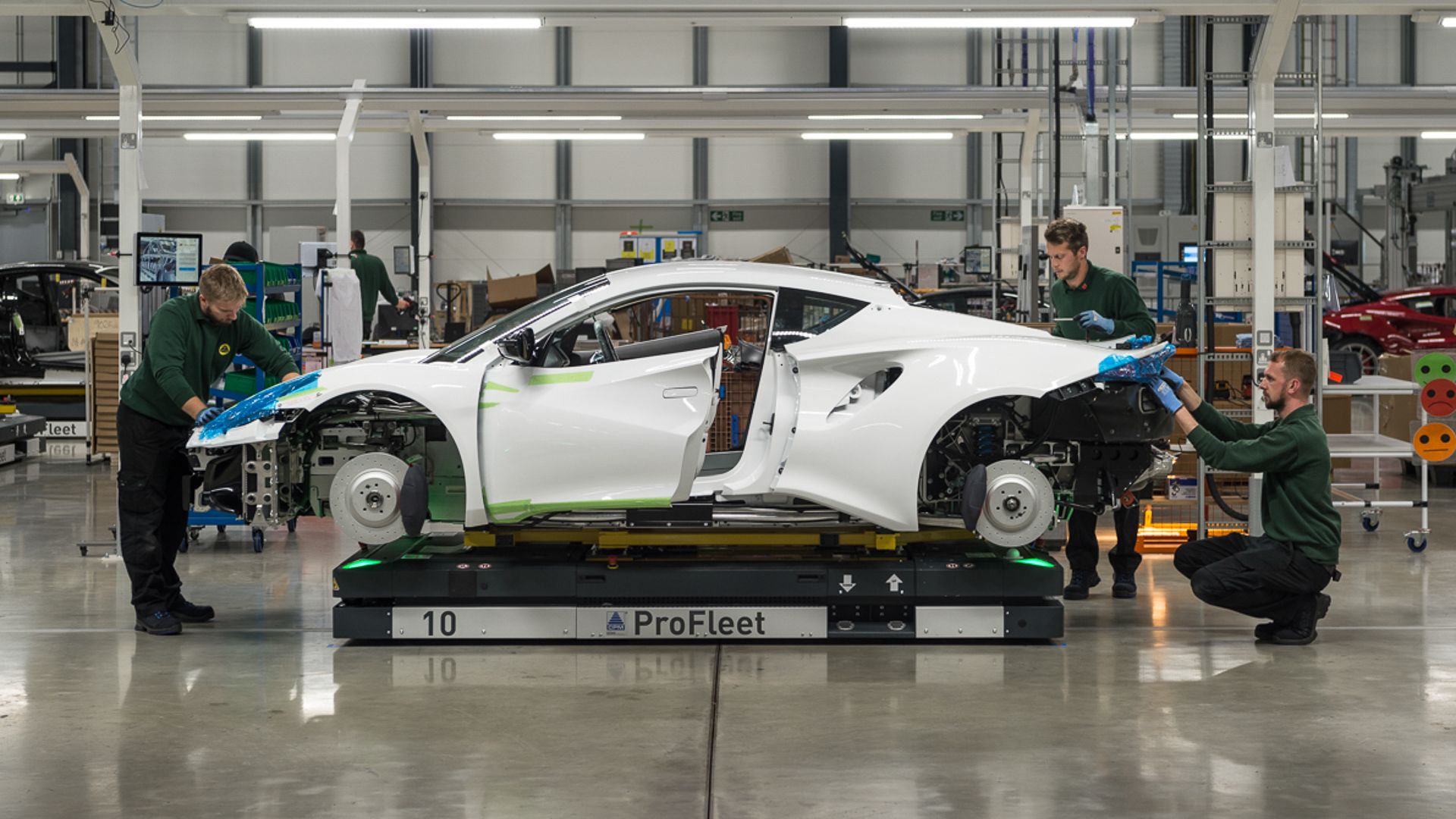 Lotus Emira V6 USA-8
