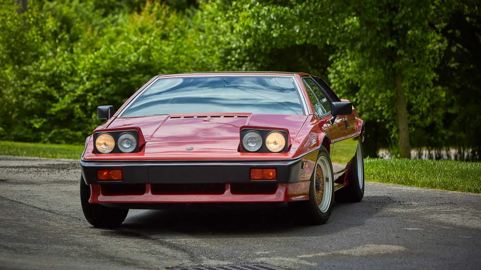 How 007’s Underwater Wedge Supercar Beat A Ferrari, And Became A $30K ...