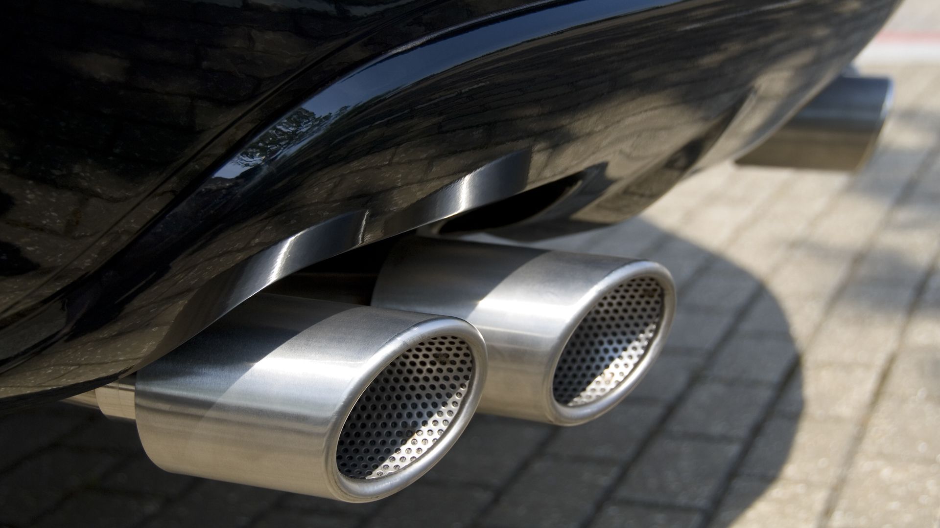 2006 Nissan Murano GT-C Concept tailpipes close up
