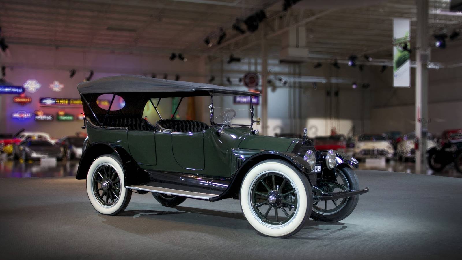 The First Mass-Produced Car With A V8 Engine Was Obviously American
