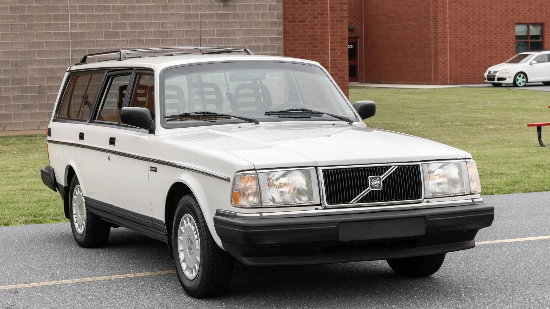 The Volvo 240 Wagon Is Impossible To Kill, image size:1500x844