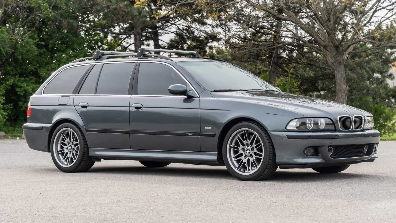 This 20-Year-Old BMW 5 Series Wagon Is An Undercover M5 Touring