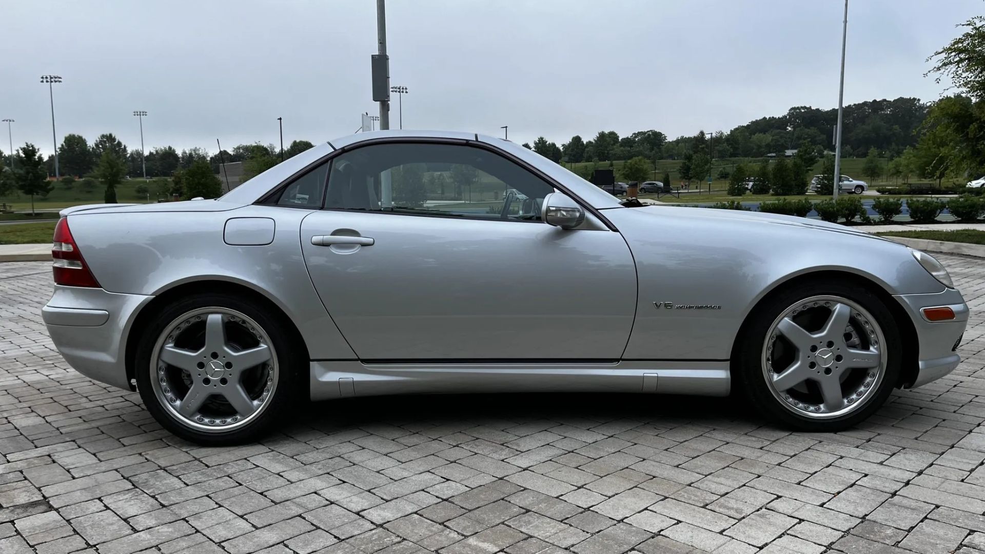 2003 Mercedes-Benz SLK32 AMG Roadster badge