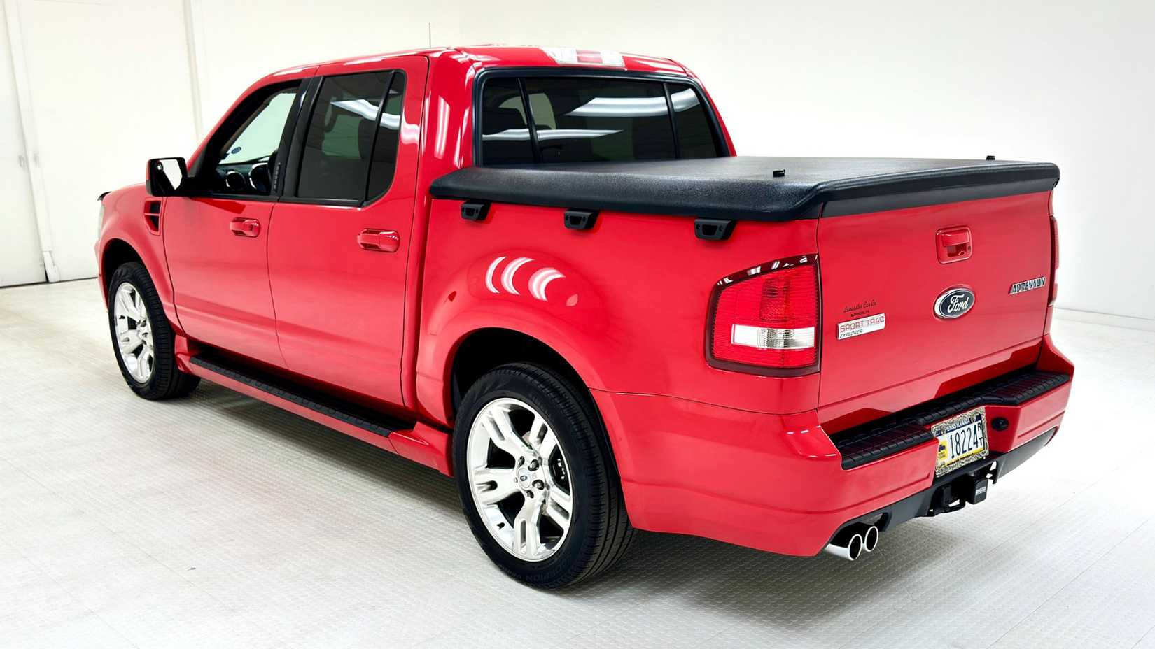Ford's Forgotten Sport Truck Gives You A 300-HP V8 For $10,000