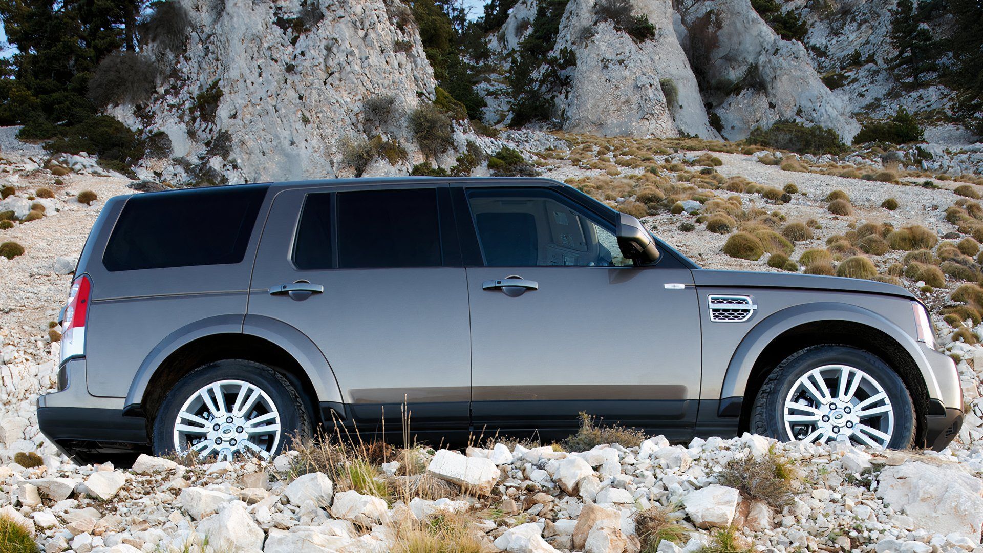 This Epic Off-Roader Can Be Problematic, But At Least It's Cheap