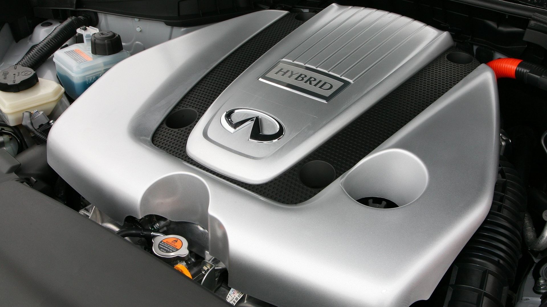 The Infiniti M35h Is Now A Hybrid Luxury Sedan Bargain