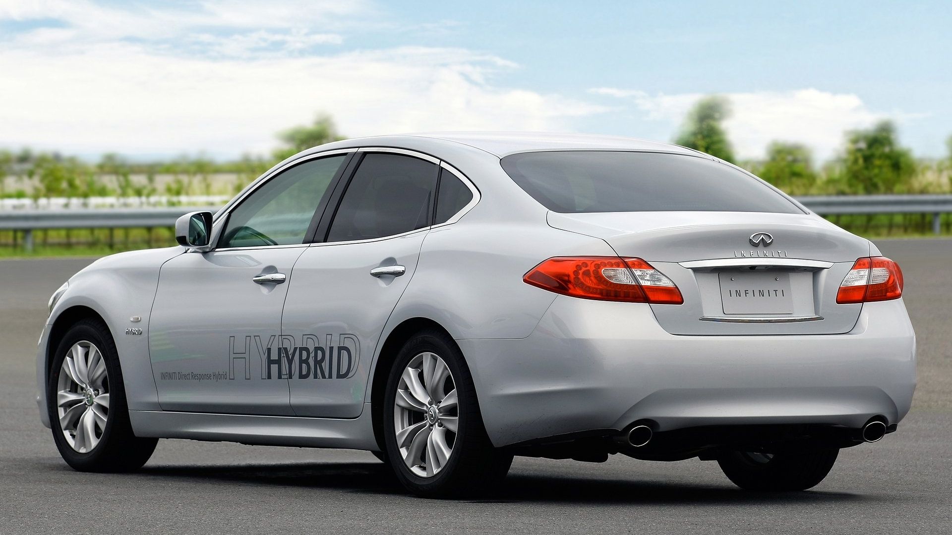 The Infiniti M35h Is Now A Hybrid Luxury Sedan Bargain