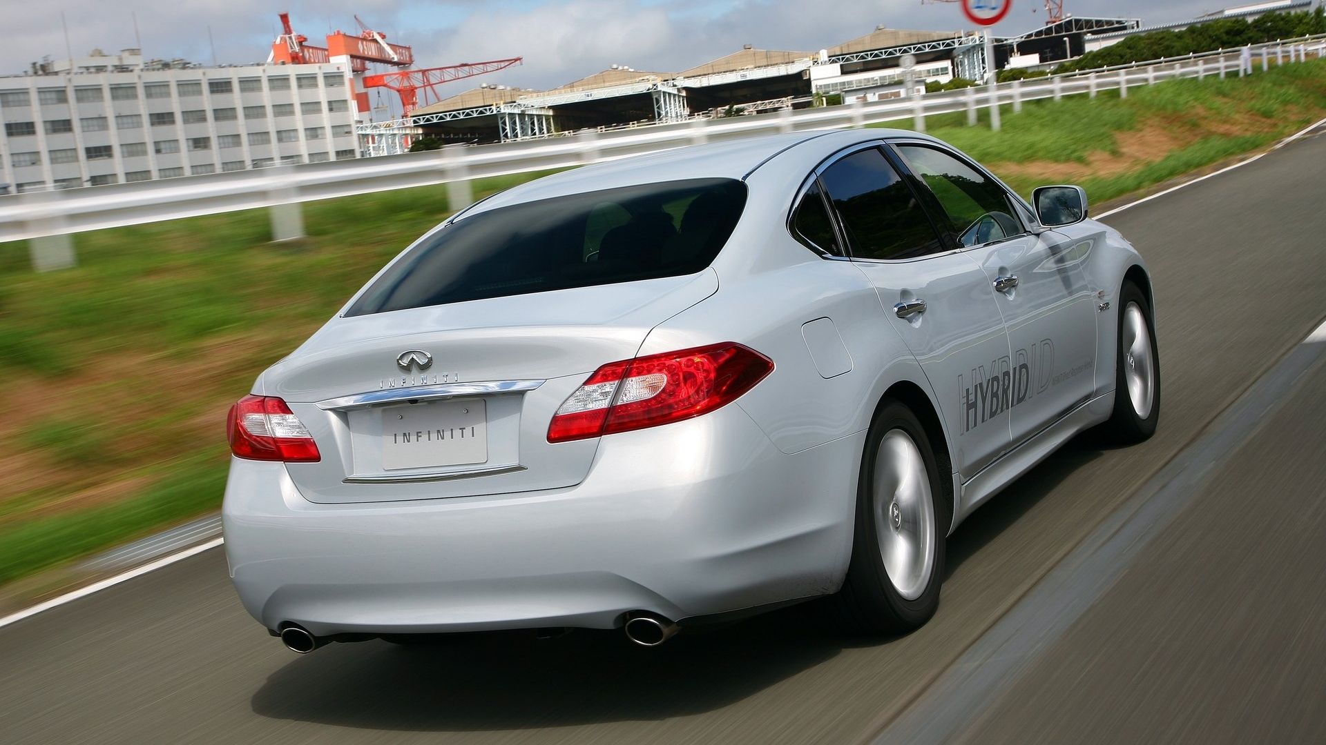The Infiniti M35h Is Now A Hybrid Luxury Sedan Bargain
