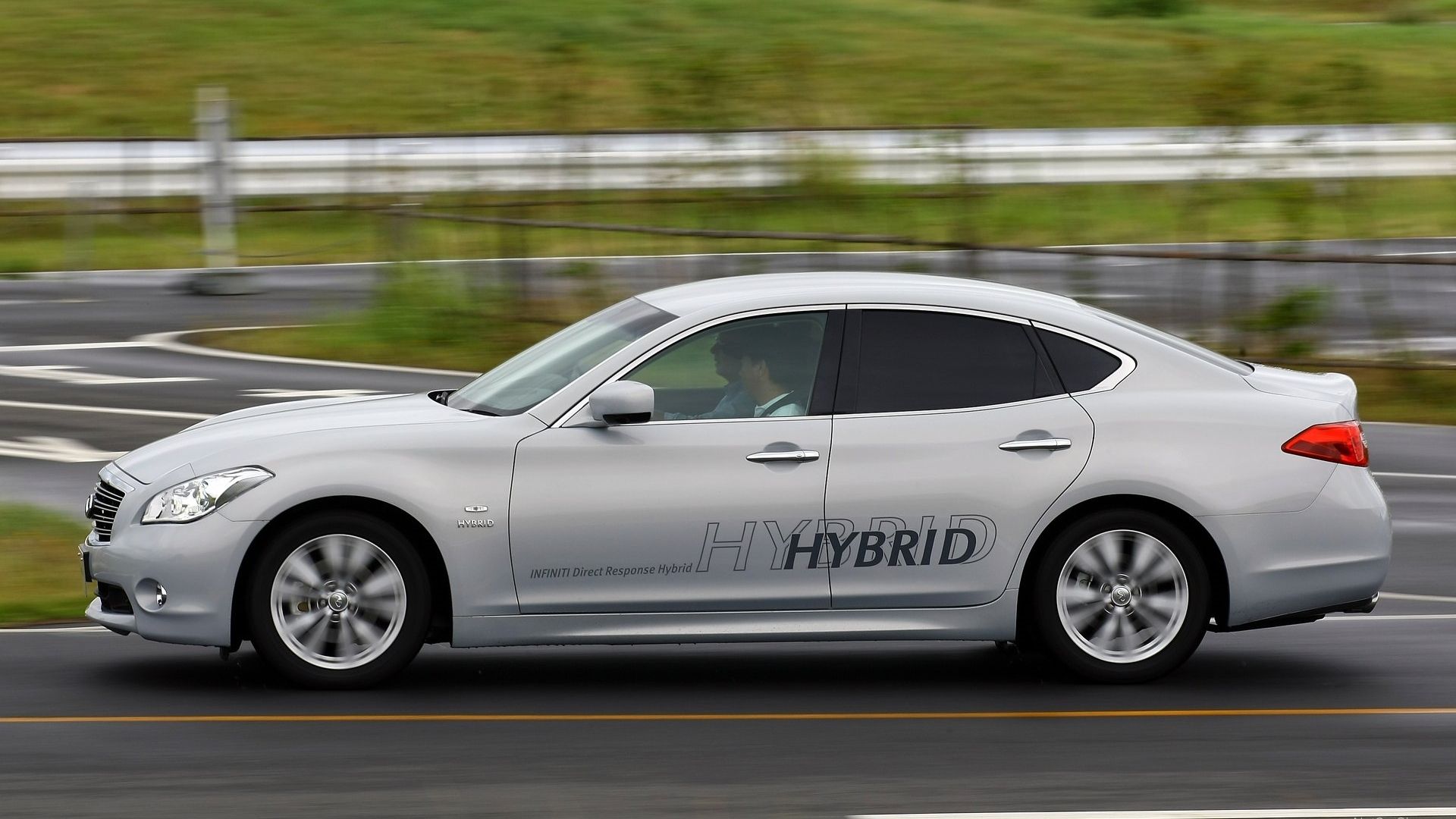 The Infiniti M35h Is Now A Hybrid Luxury Sedan Bargain