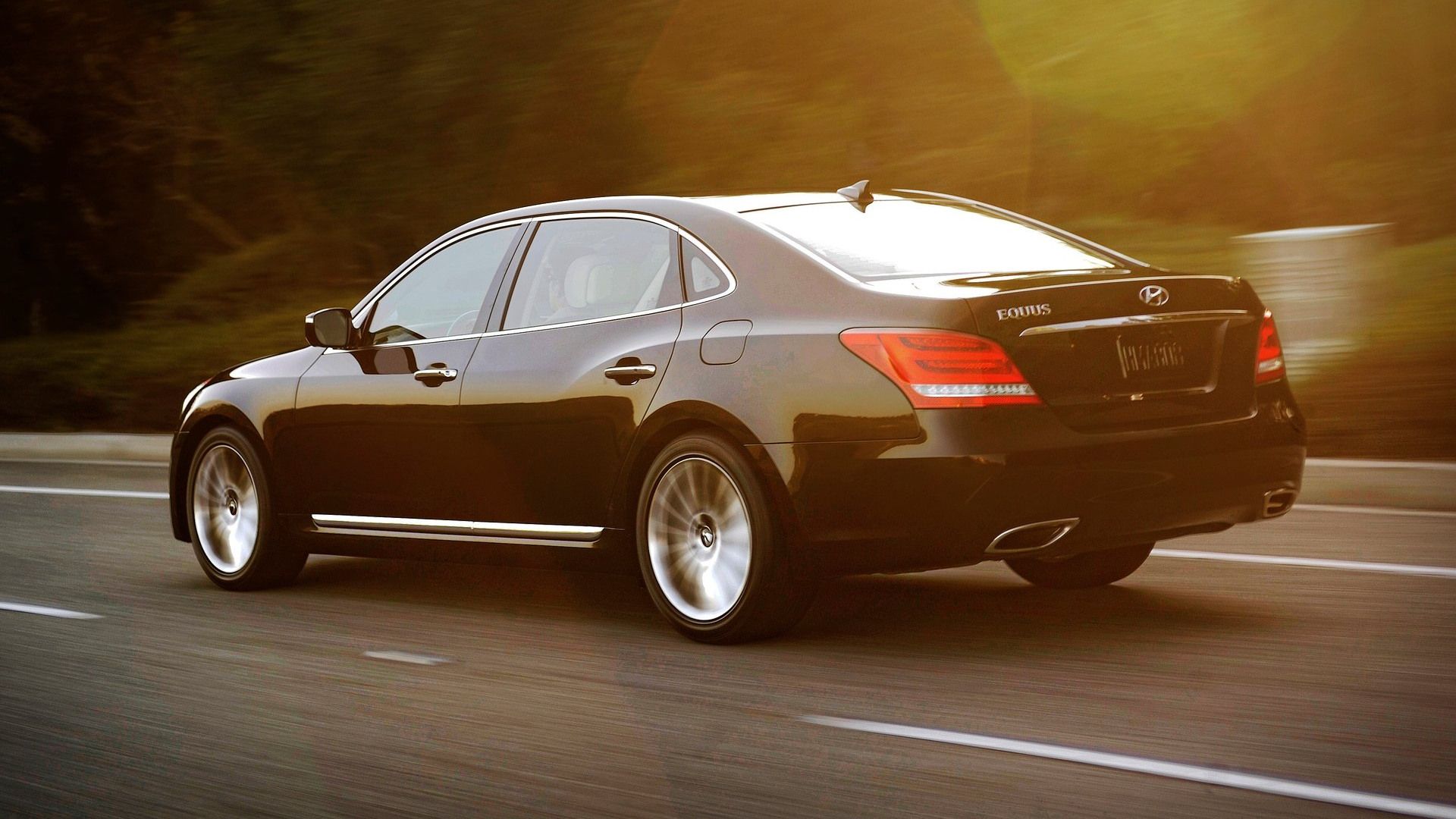 10 Largely Unknown Luxury Cars