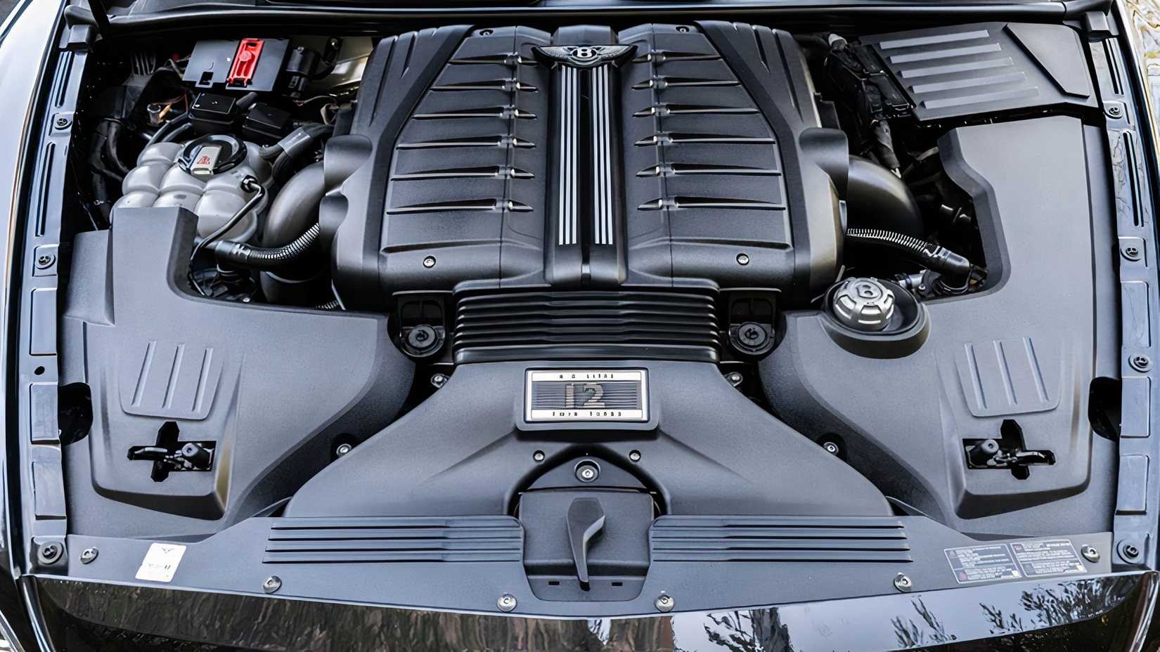 2017 Bentley Bentayga W12 engine