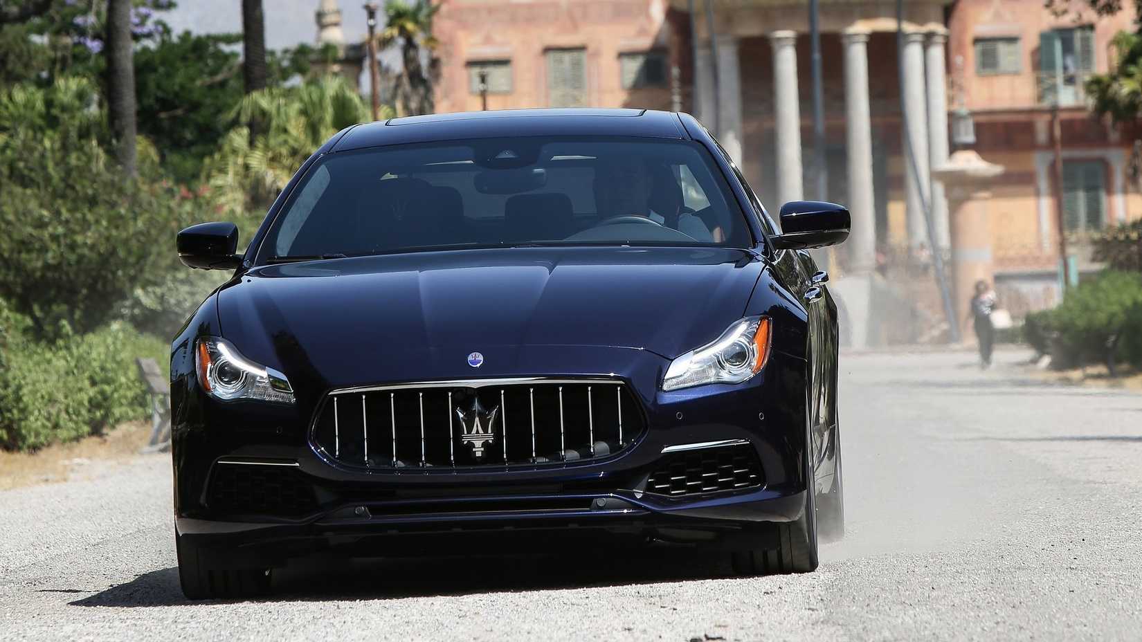 2017 maserati quattroporte potpuno prednji plavi