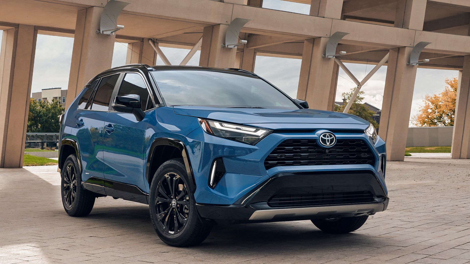 2025 Toyota RAV4 Hybrid Exterior Photos