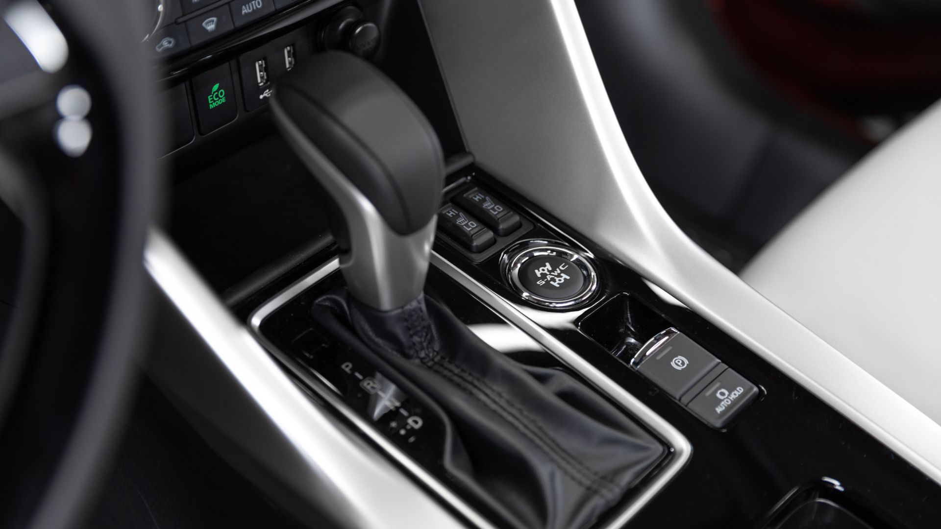 2025 Mitsubishi Eclipse Cross Interior Photos