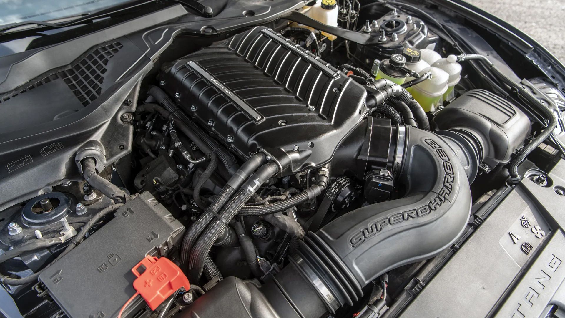 Hennessey Mustang Dark Horse Beats Dodge Challenger Hellcat In Race
