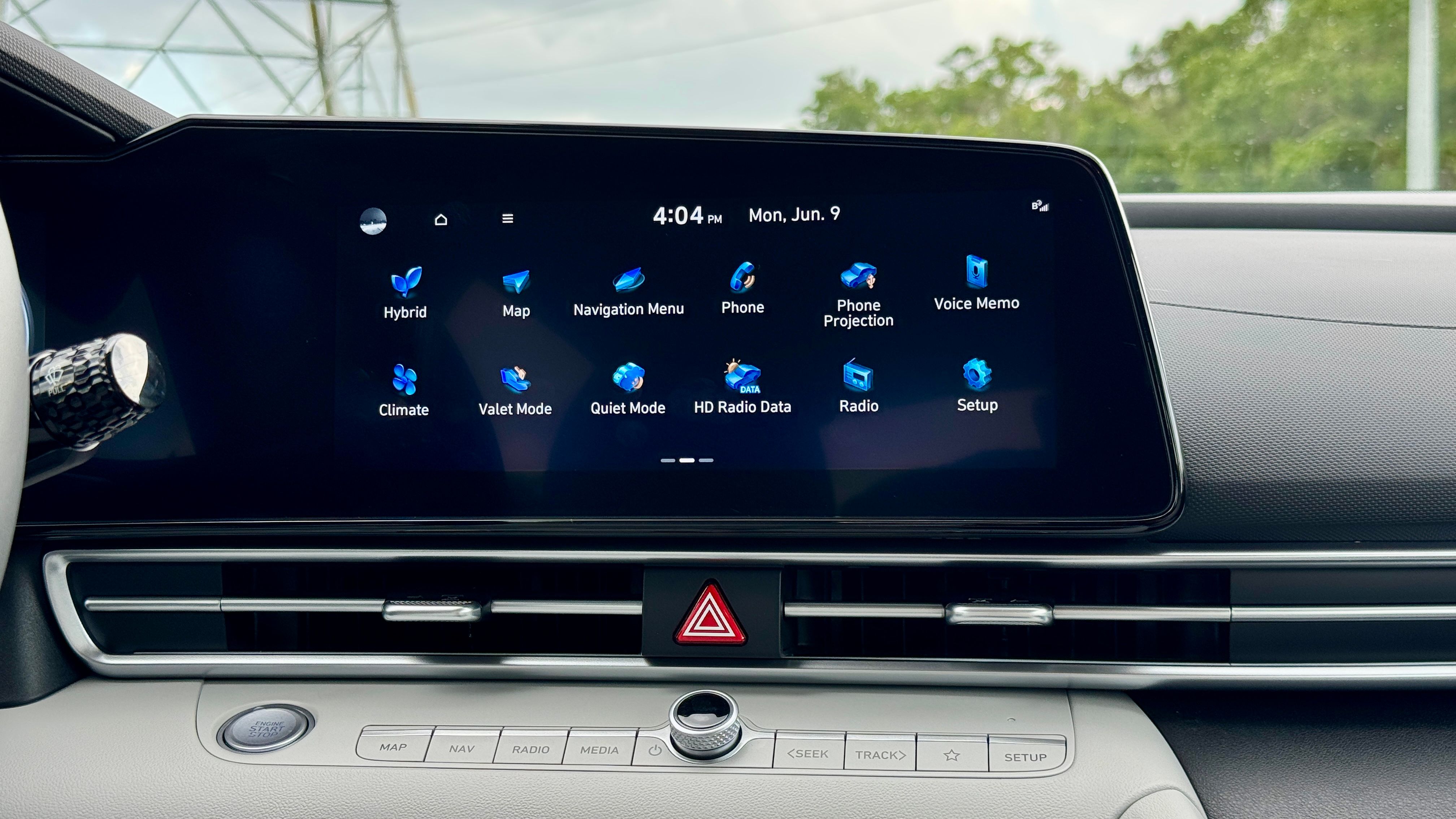 2025 Hyundai Elantra Hybrid infotainment