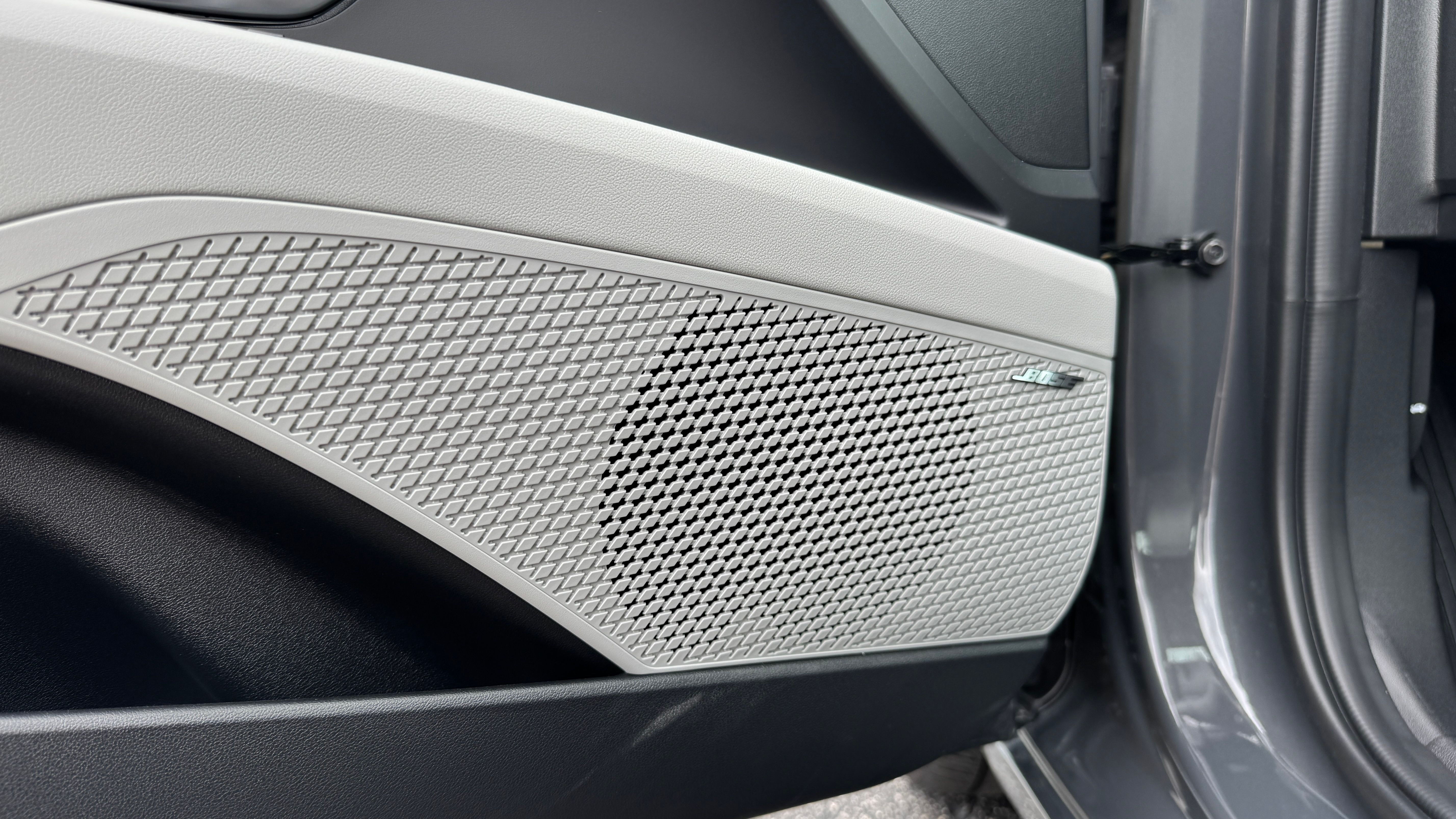 2025 Hyundai Elantra Hybrid speaker