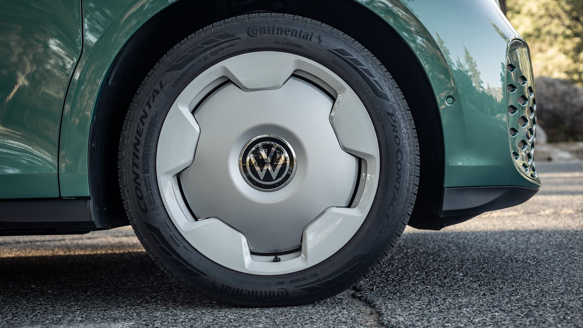 2025 Volkswagen ID. Buzz Pricing, Photos & Specs