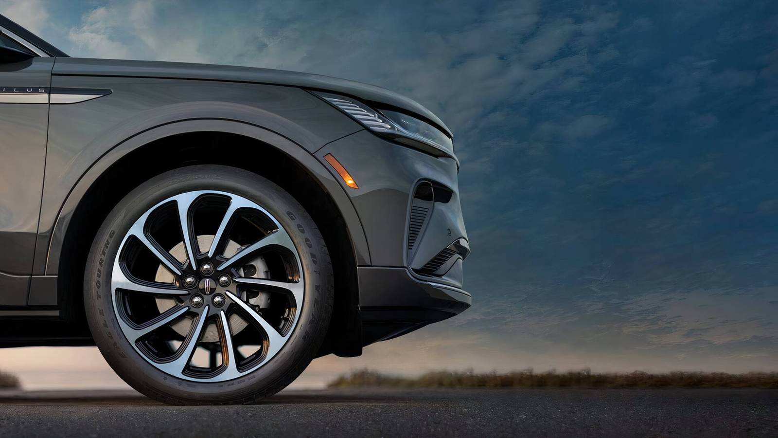 Lincoln (via carbuzz.com)