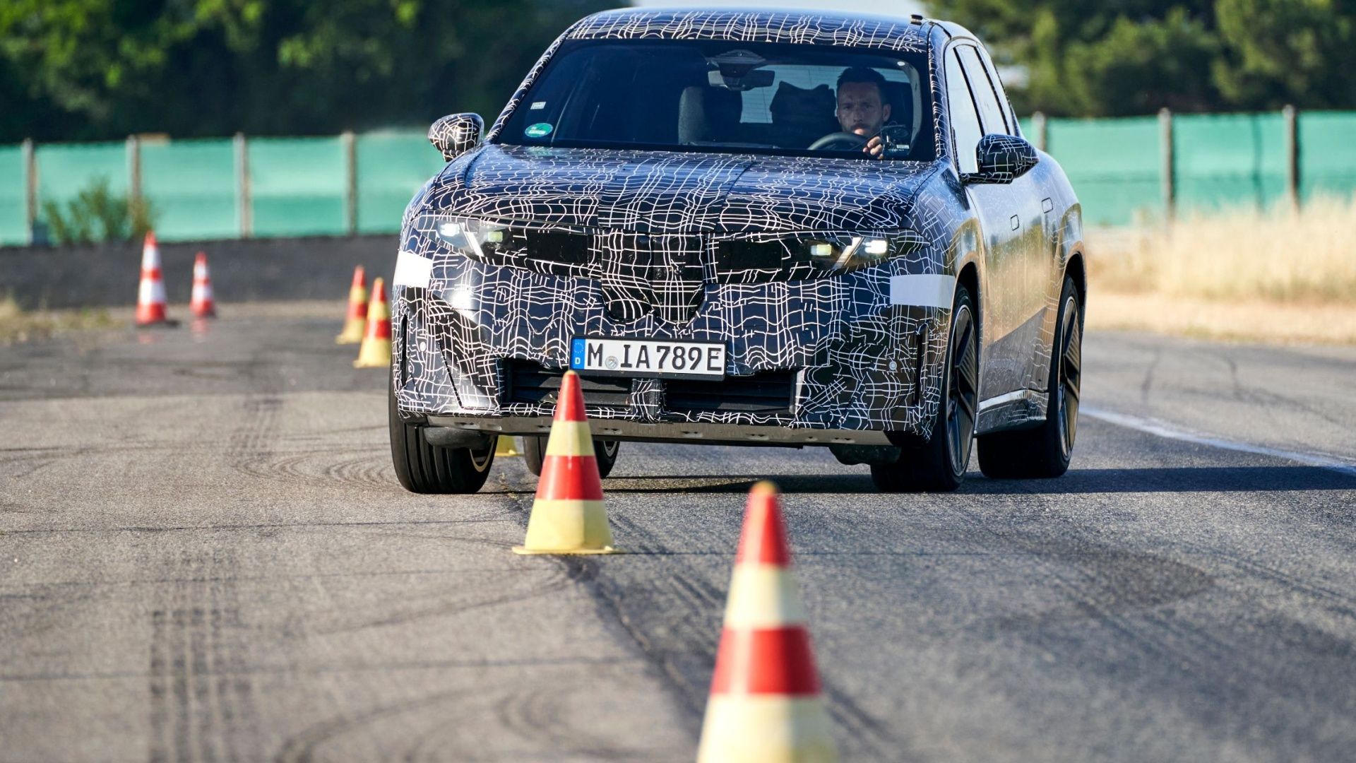 BMW Sticks to Combustion Engines as Core Despite EV Push
