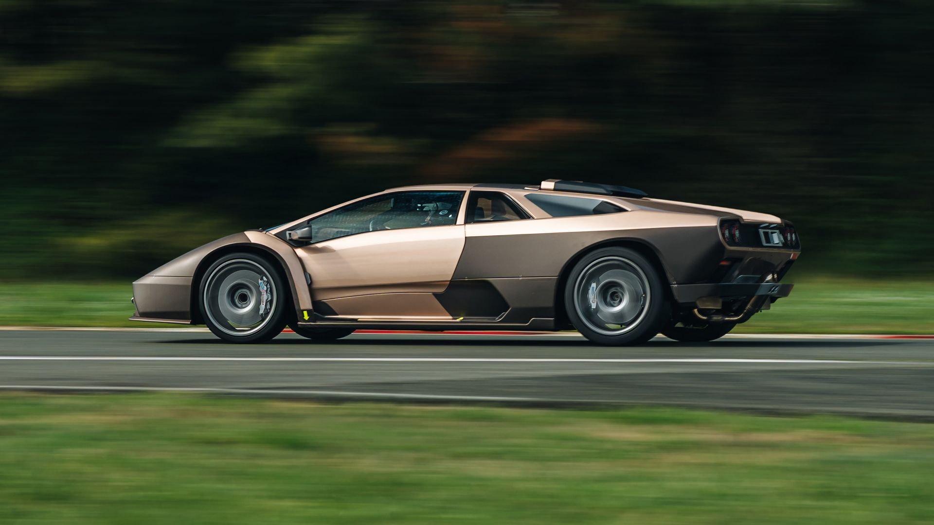 Eccentrica V12 Diablo restomod prototype Final Testing 