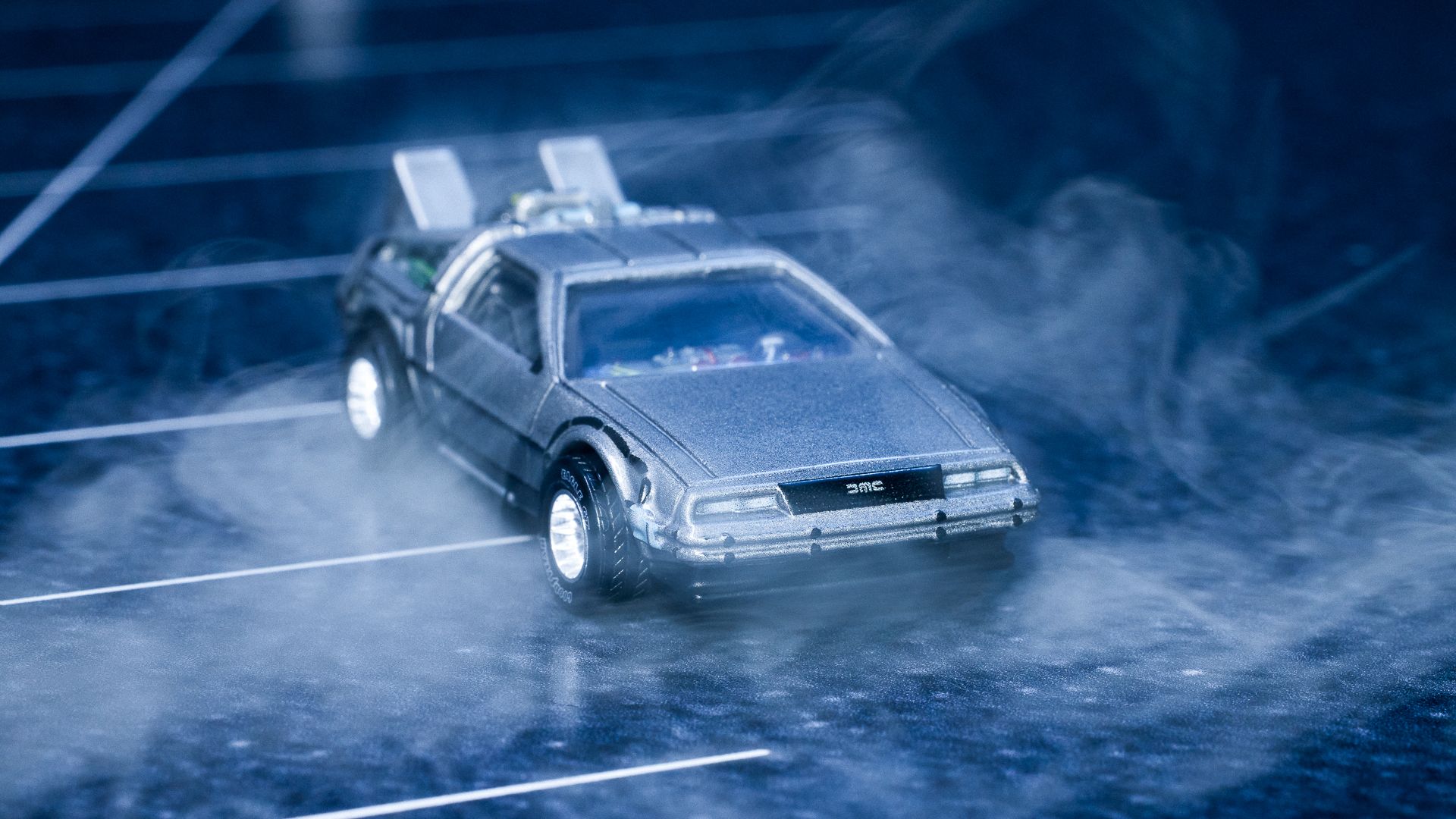 Hot Wheels デロリアン Amazon.com: Hot Wheels Back to The Future 35th Anniversary