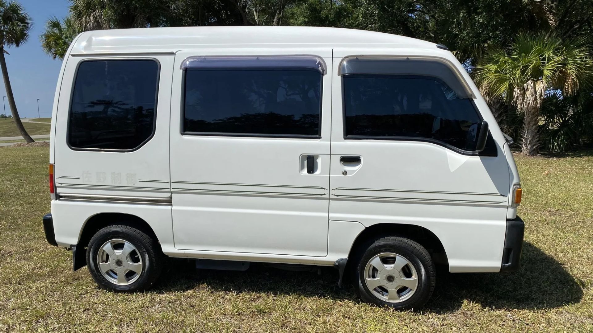 The Japanese Kei Minivan You Can Legally Drive in America