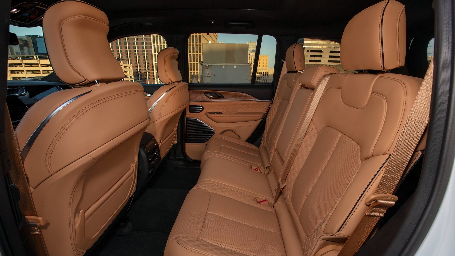 2025 Jeep Grand Cherokee 4xe Задние сиденья