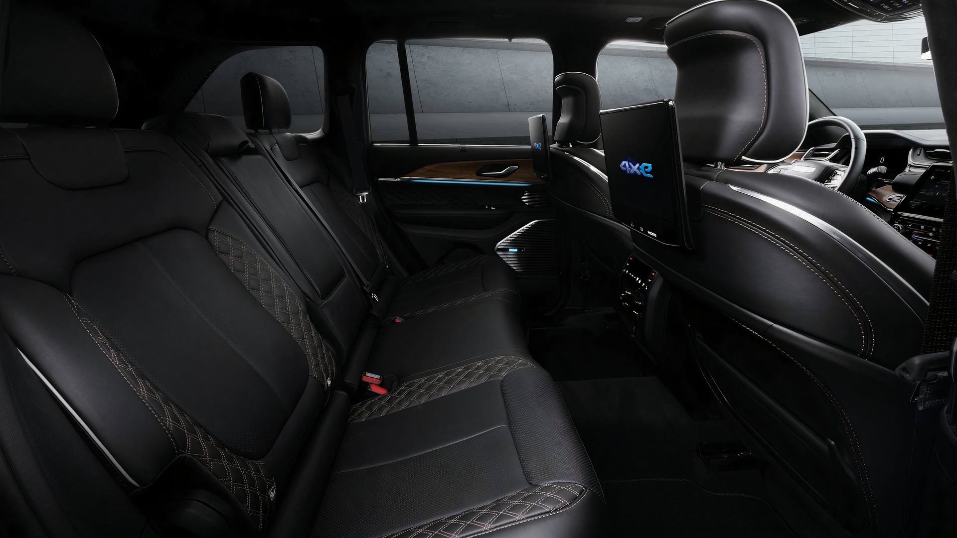 2025 Jeep Grand Cherokee 4xe Задние сиденья