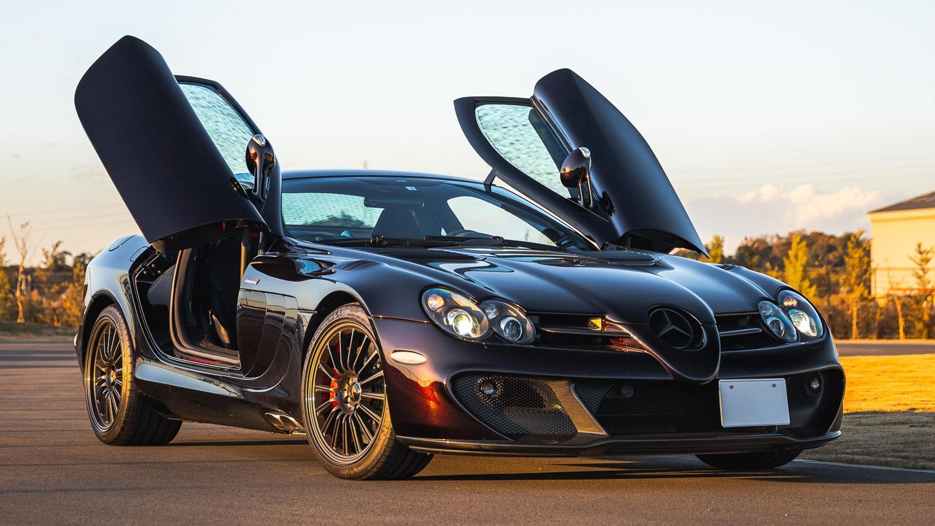 One Of 25 McLaren Edition McLaren-Mercedes SLR Up For Auction With