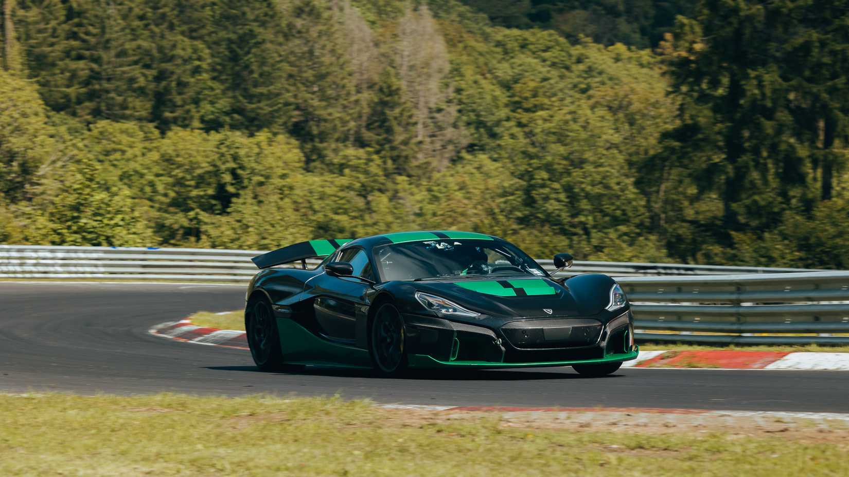 New Rimac Nevera R Breaks 2,000-HP Barrier and Smashes 24 Performance ...